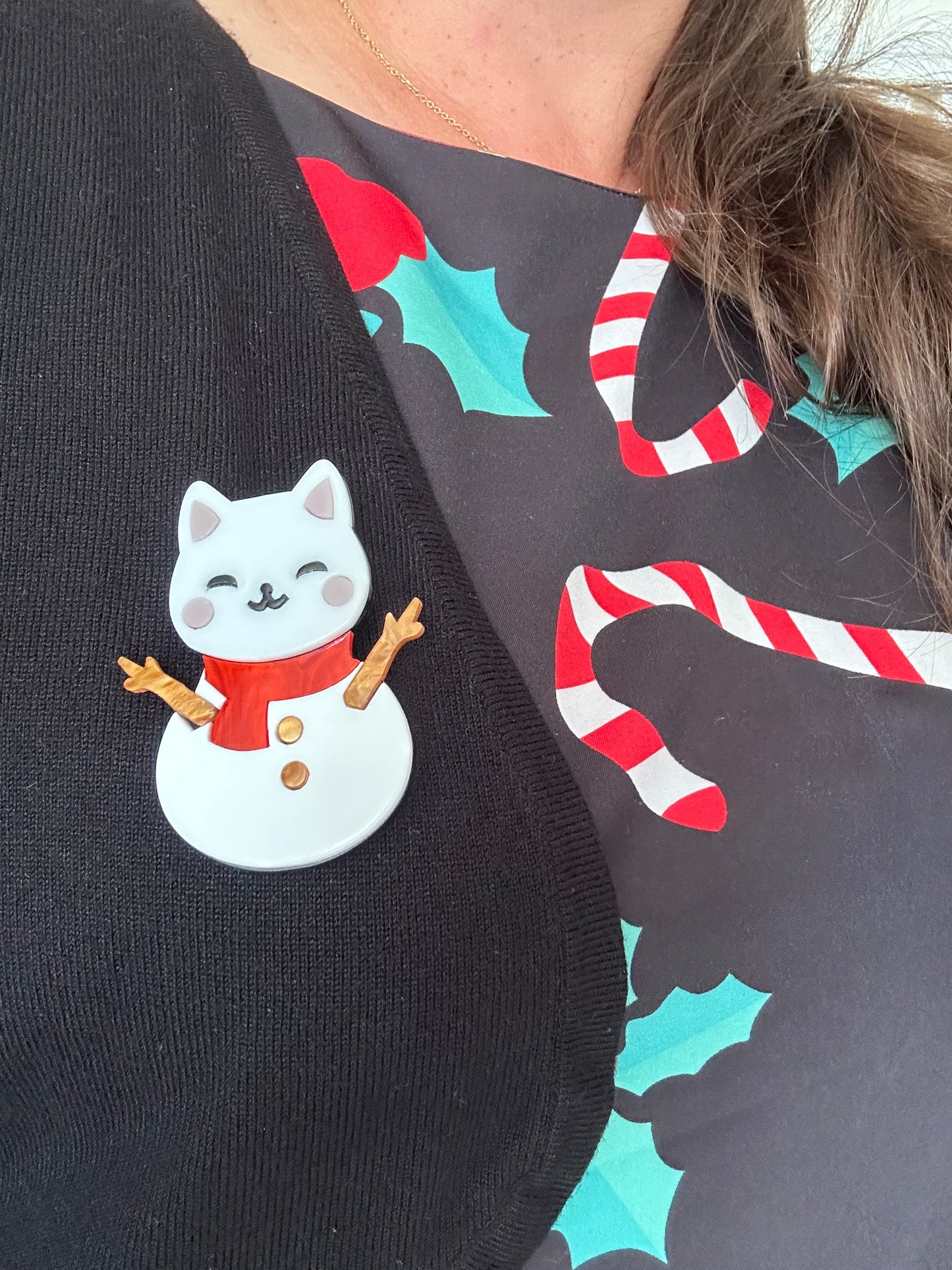 Snowball the Frosty Feline Brooch