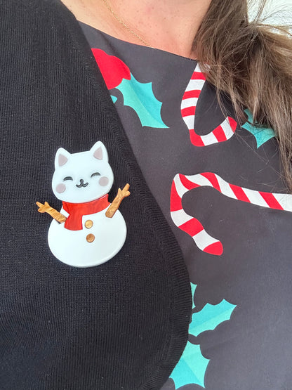 Snowball the Frosty Feline Brooch